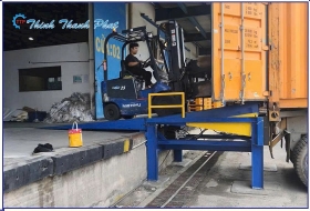 SÀN NÂNG THỦY LỰC KHÔNG HỐ DOCK (FREE STANDING DOCK LEVELER)